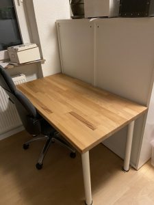 Janas Schreibtisch